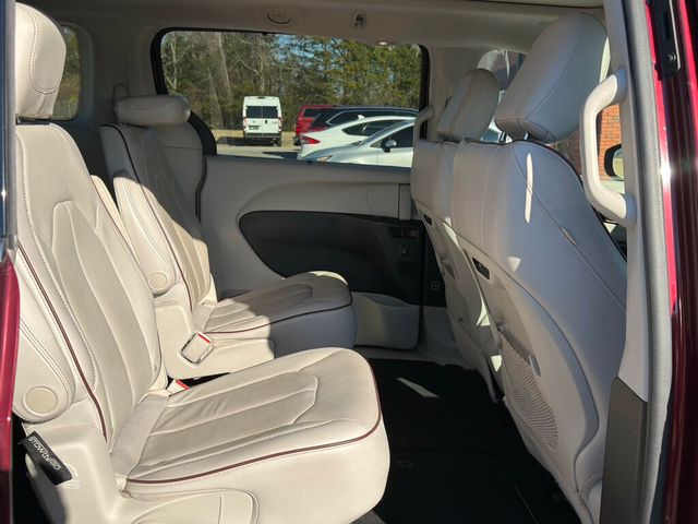 2018 Chrysler Pacifica 4 NEW TIRES! DETAILED READY TO GO!  - 22961928 - 17