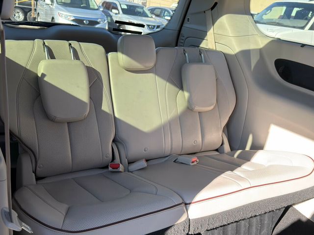 2018 Chrysler Pacifica 4 NEW TIRES! DETAILED READY TO GO!  - 22961928 - 19