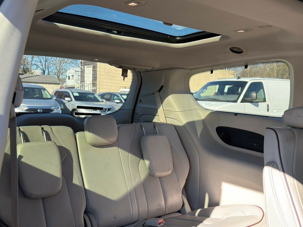 2018 Chrysler Pacifica 4 NEW TIRES! DETAILED READY TO GO!  - 22961928 - 21