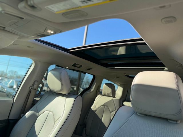 2018 Chrysler Pacifica 4 NEW TIRES! DETAILED READY TO GO!  - 22961928 - 35