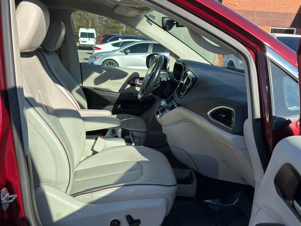 2018 Chrysler Pacifica 4 NEW TIRES! DETAILED READY TO GO!  - 22961928 - 36