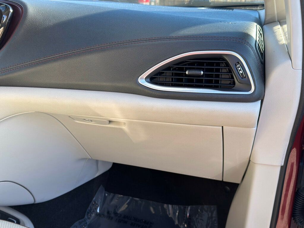 2018 Chrysler Pacifica 4 NEW TIRES! DETAILED READY TO GO!  - 22961928 - 38