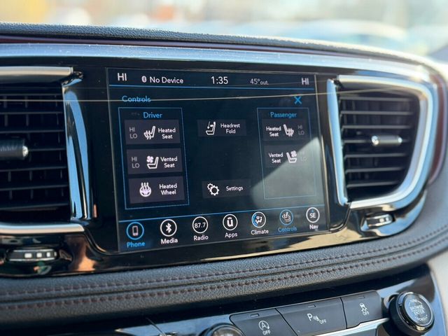 2018 Chrysler Pacifica 4 NEW TIRES! DETAILED READY TO GO!  - 22961928 - 43