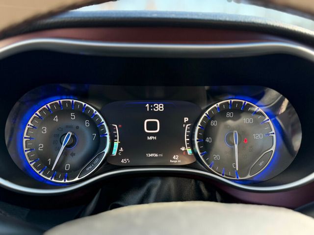 2018 Chrysler Pacifica 4 NEW TIRES! DETAILED READY TO GO!  - 22961928 - 49