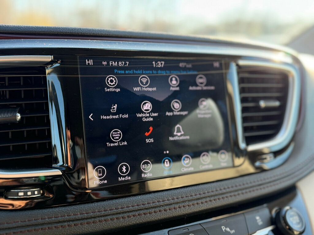 2018 Chrysler Pacifica 4 NEW TIRES! DETAILED READY TO GO!  - 22961928 - 50