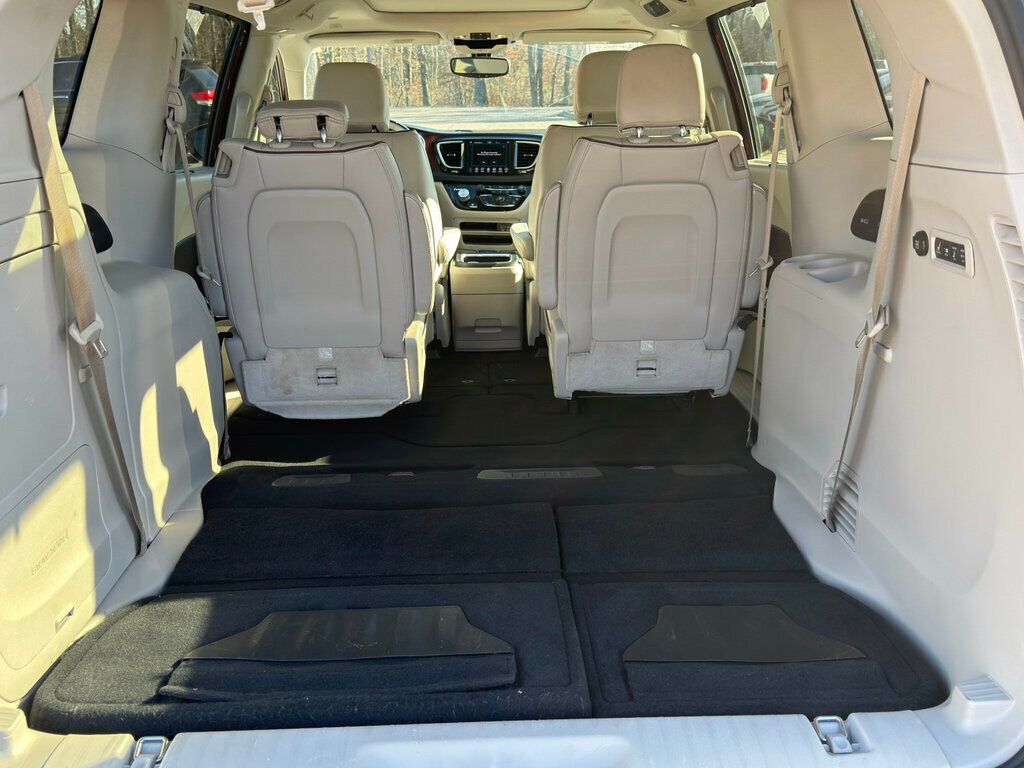 2018 Chrysler Pacifica 4 NEW TIRES! DETAILED READY TO GO!  - 22961928 - 55