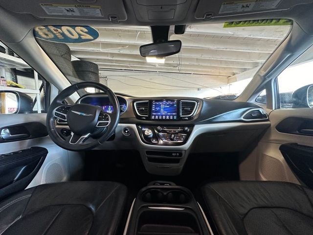 2018 Chrysler Pacifica Hybrid Touring L FWD - 22690351 - 13