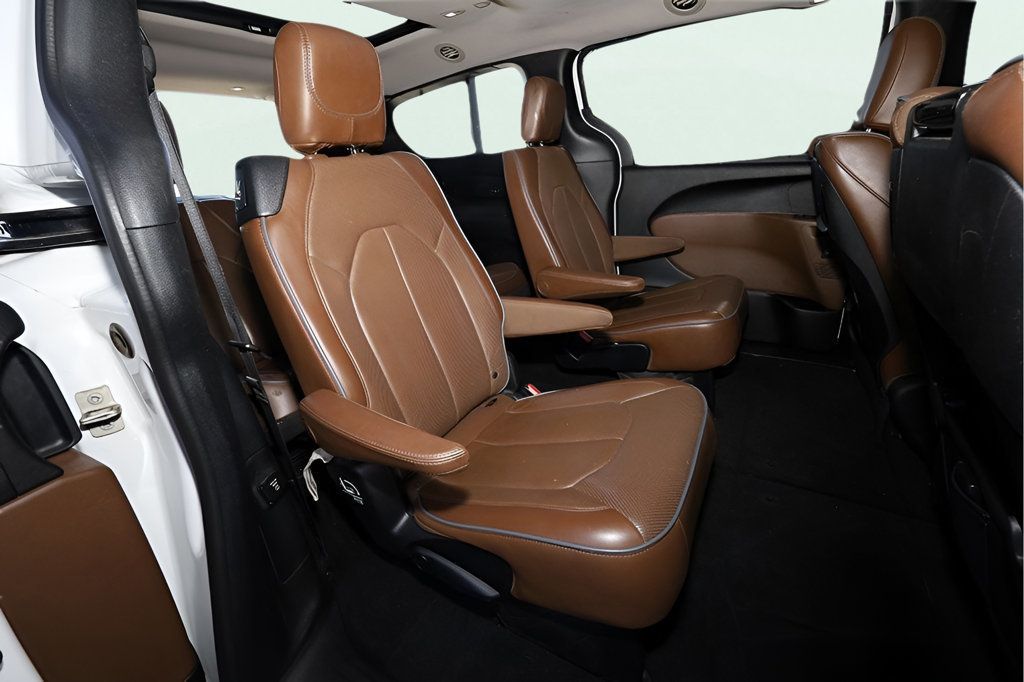 2018 Chrysler Pacifica Limited photo 14
