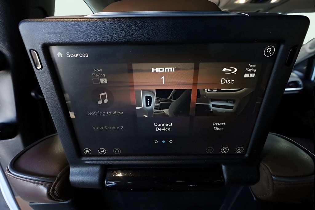 2018 Chrysler Pacifica Limited photo 17