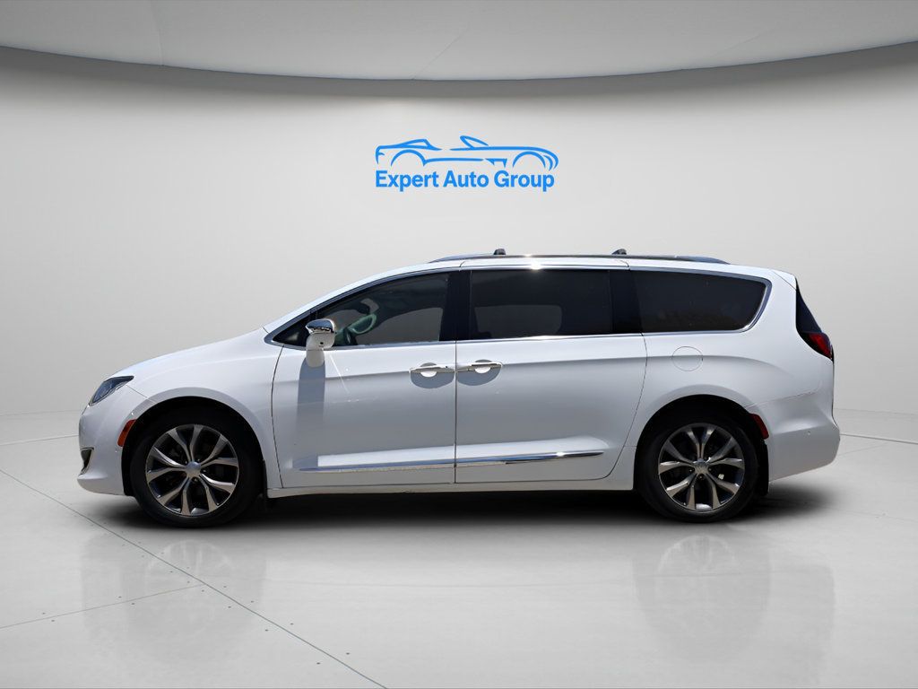 2018 Chrysler Pacifica Limited photo 2