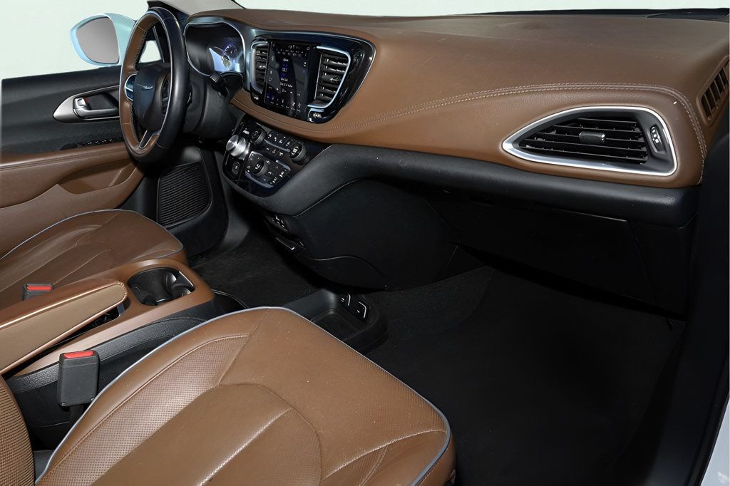 2018 Chrysler Pacifica Limited photo 28