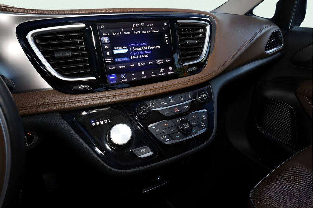 2018 Chrysler Pacifica Limited photo 29