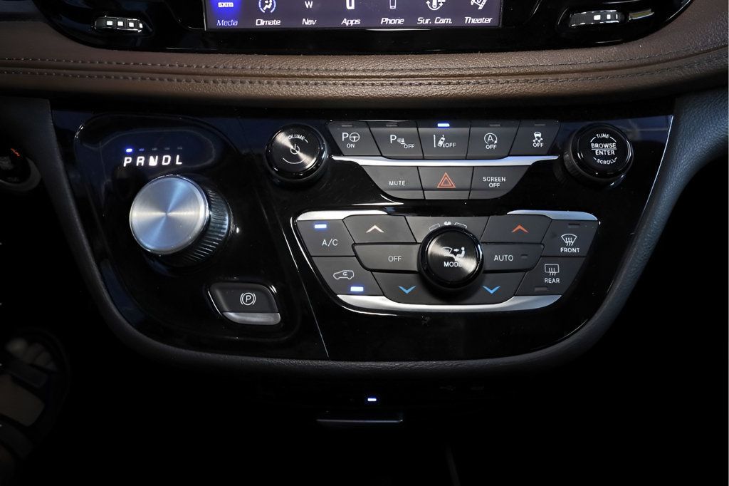 2018 Chrysler Pacifica Limited photo 30