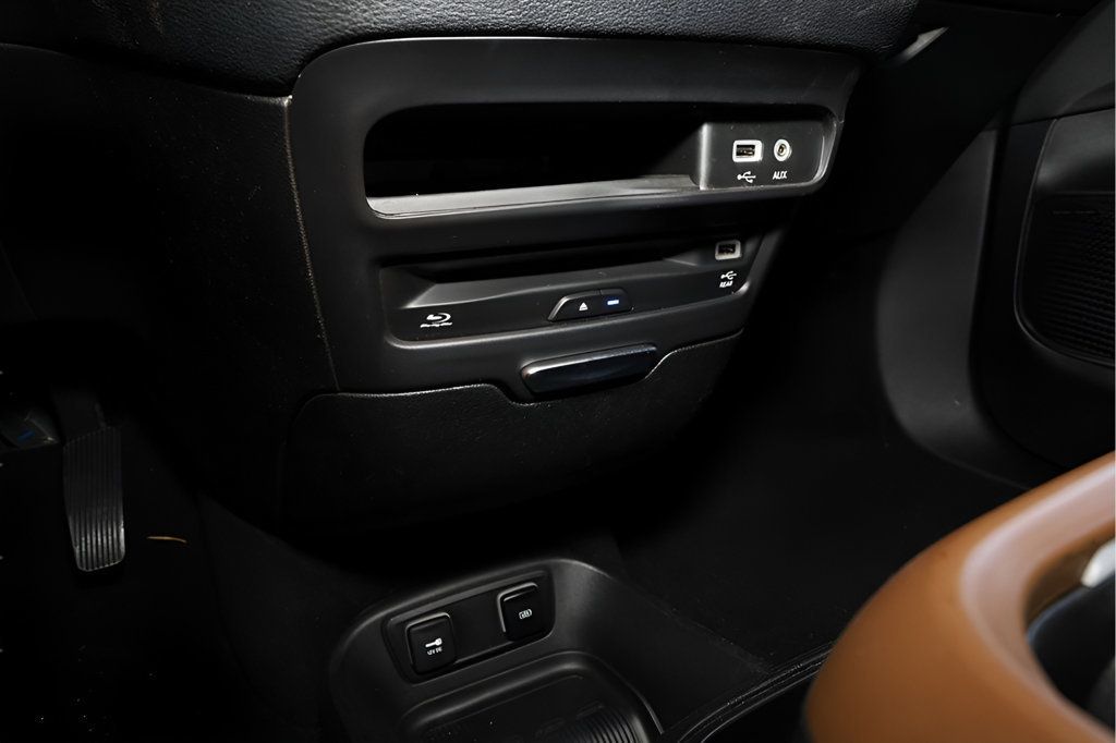 2018 Chrysler Pacifica Limited photo 38