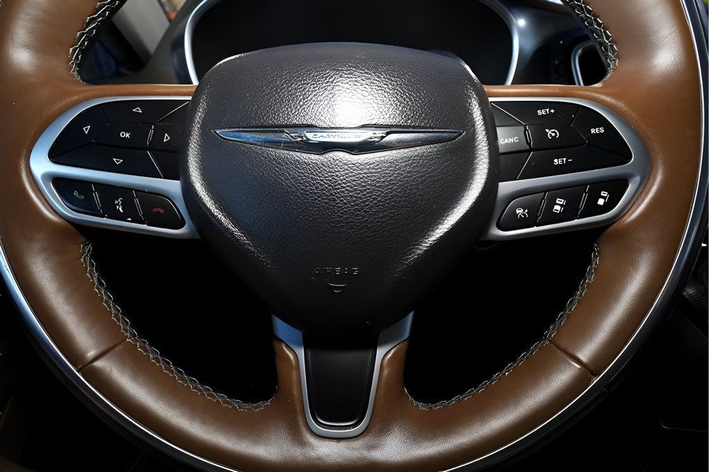 2018 Chrysler Pacifica Limited photo 39