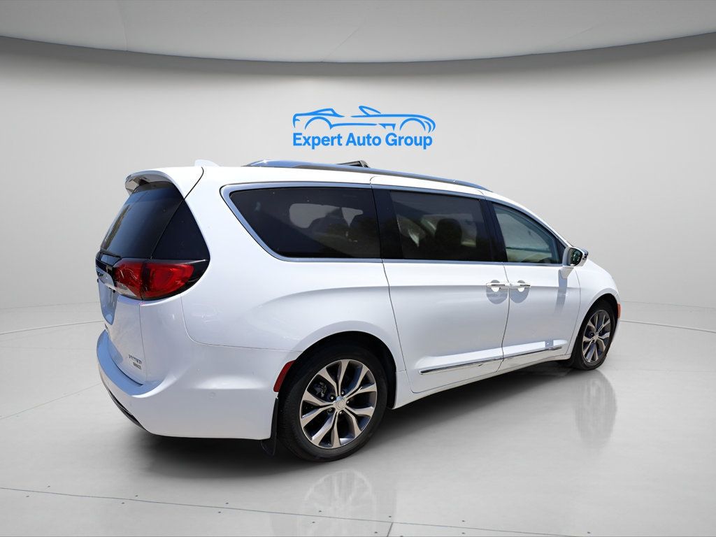 2018 Chrysler Pacifica Limited photo 7