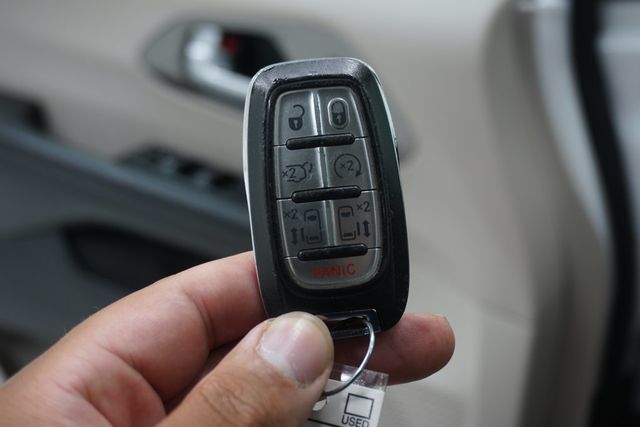 2018 Chrysler Pacifica Limited FWD - 23037106 - 16