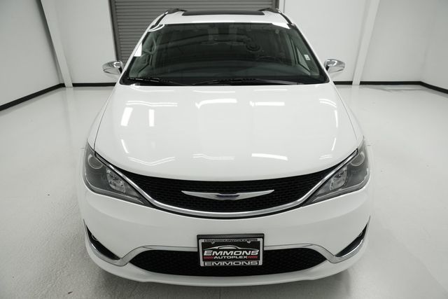2018 Chrysler Pacifica Limited FWD - 23037106 - 1