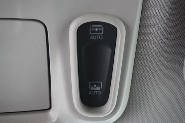 2018 Chrysler Pacifica Limited FWD - 23037106 - 21