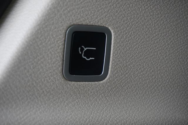 2018 Chrysler Pacifica Limited FWD - 23037106 - 33