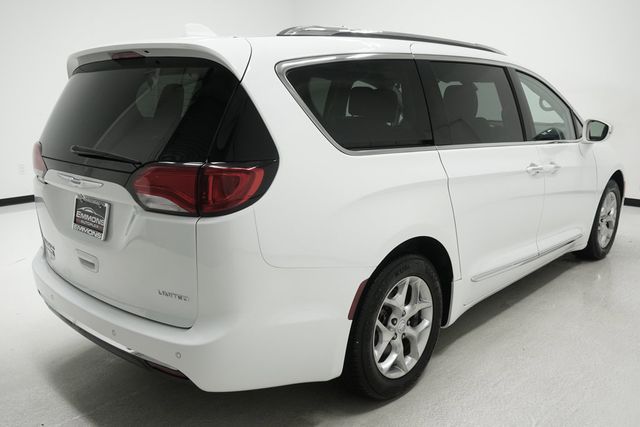 2018 Chrysler Pacifica Limited FWD - 23037106 - 3