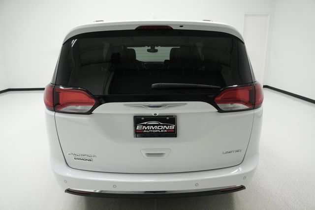 2018 Chrysler Pacifica Limited FWD - 23037106 - 4