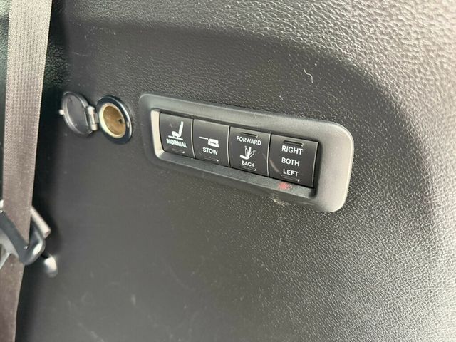 2018 Chrysler Pacifica Limited FWD - 22994692 - 10