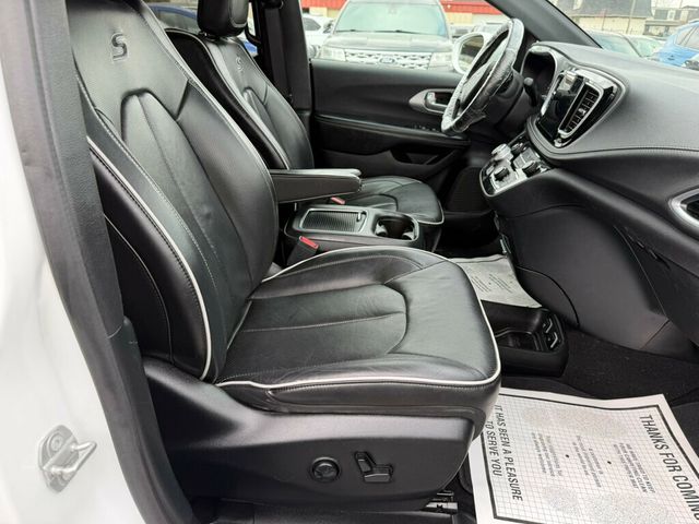 2018 Chrysler Pacifica Limited FWD - 22994692 - 17