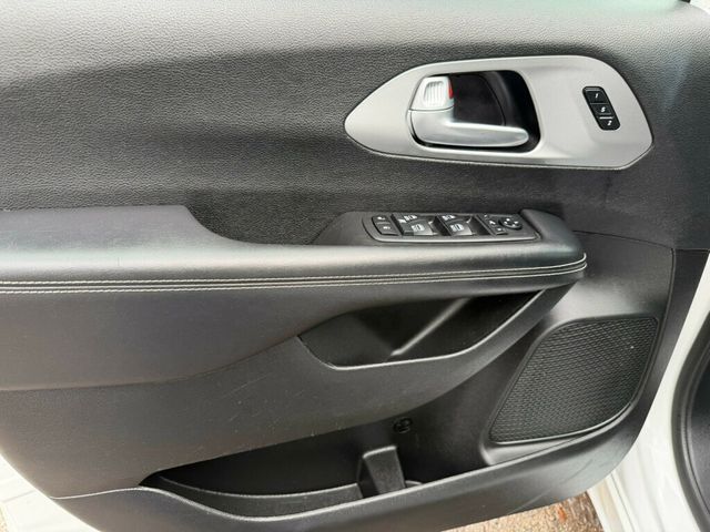 2018 Chrysler Pacifica Limited FWD - 22994692 - 20