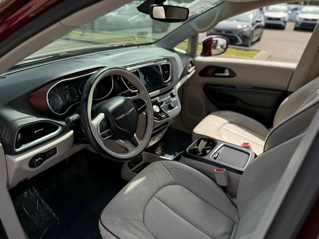 2018 Chrysler Pacifica Limited photo 9
