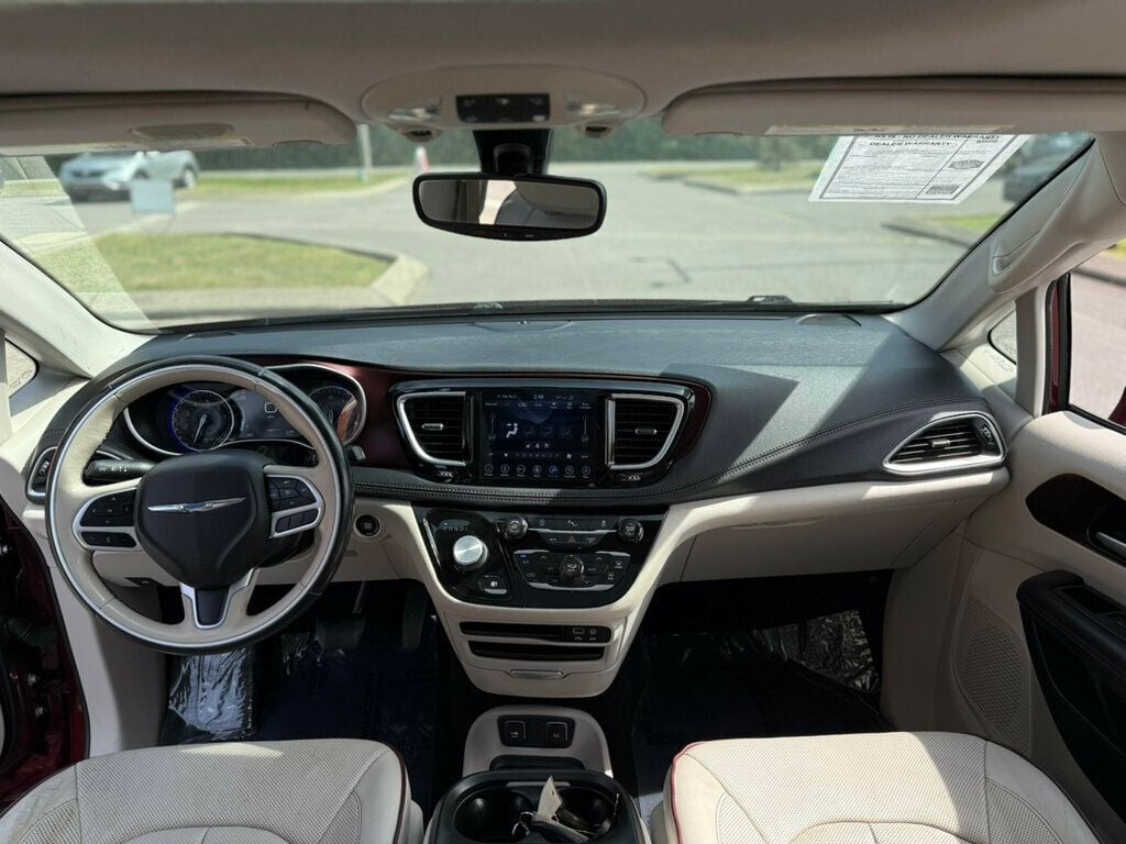 2018 Chrysler Pacifica Limited photo 13