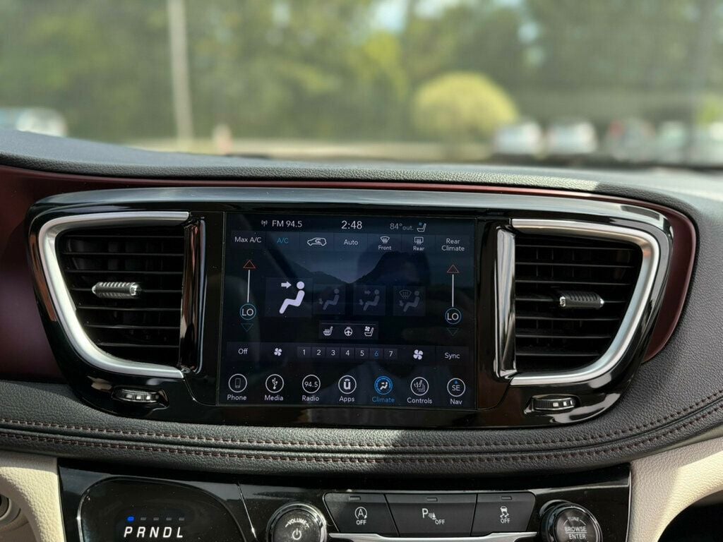 2018 Chrysler Pacifica Limited photo 14