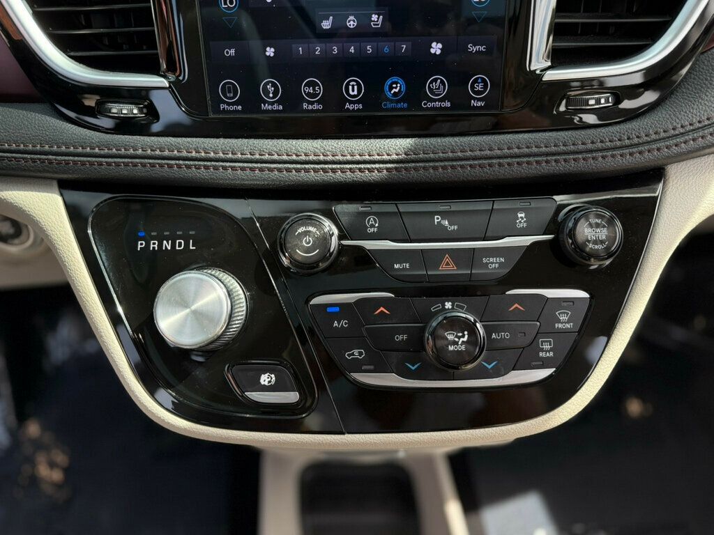 2018 Chrysler Pacifica Limited photo 15