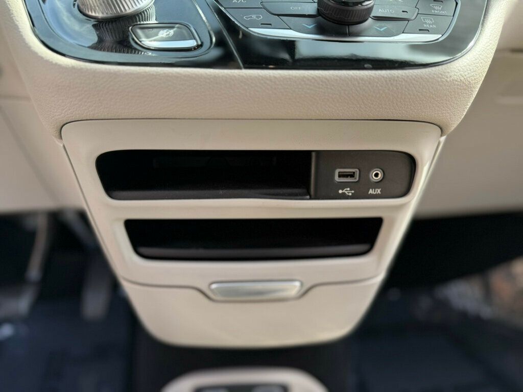 2018 Chrysler Pacifica Limited photo 16