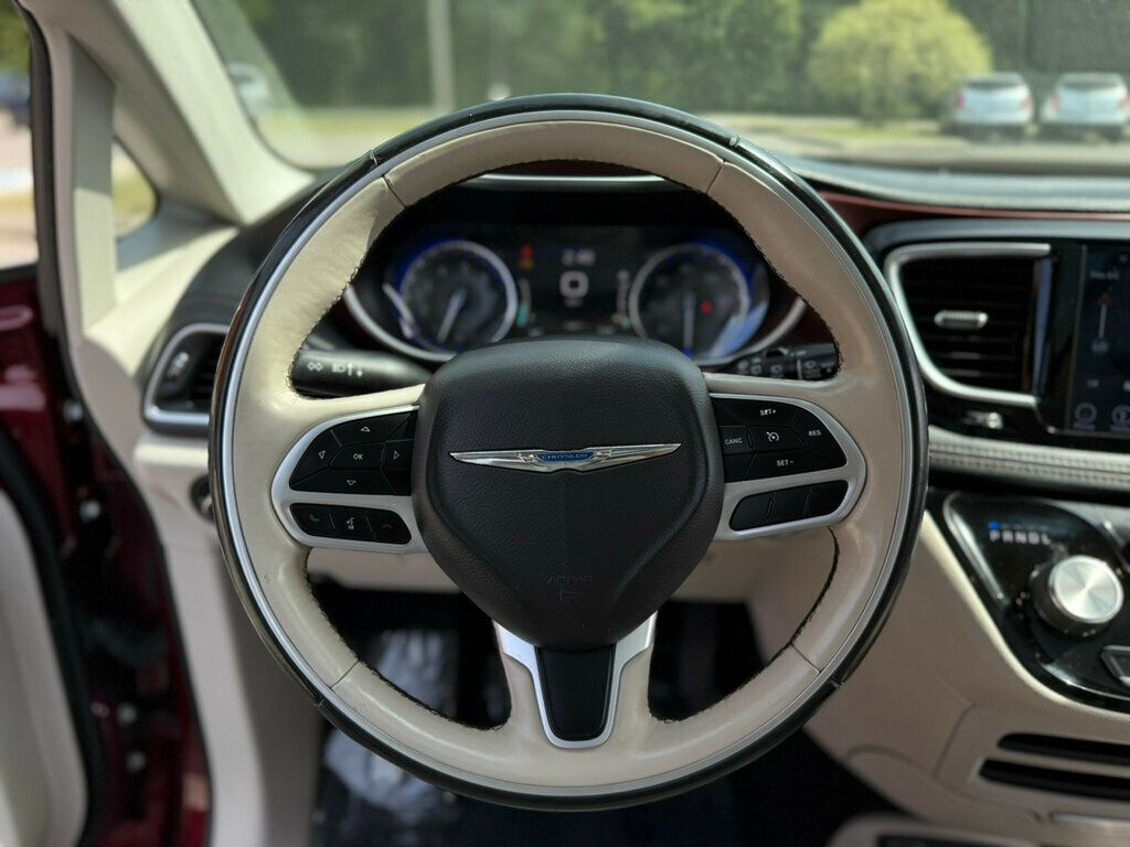 2018 Chrysler Pacifica Limited photo 17
