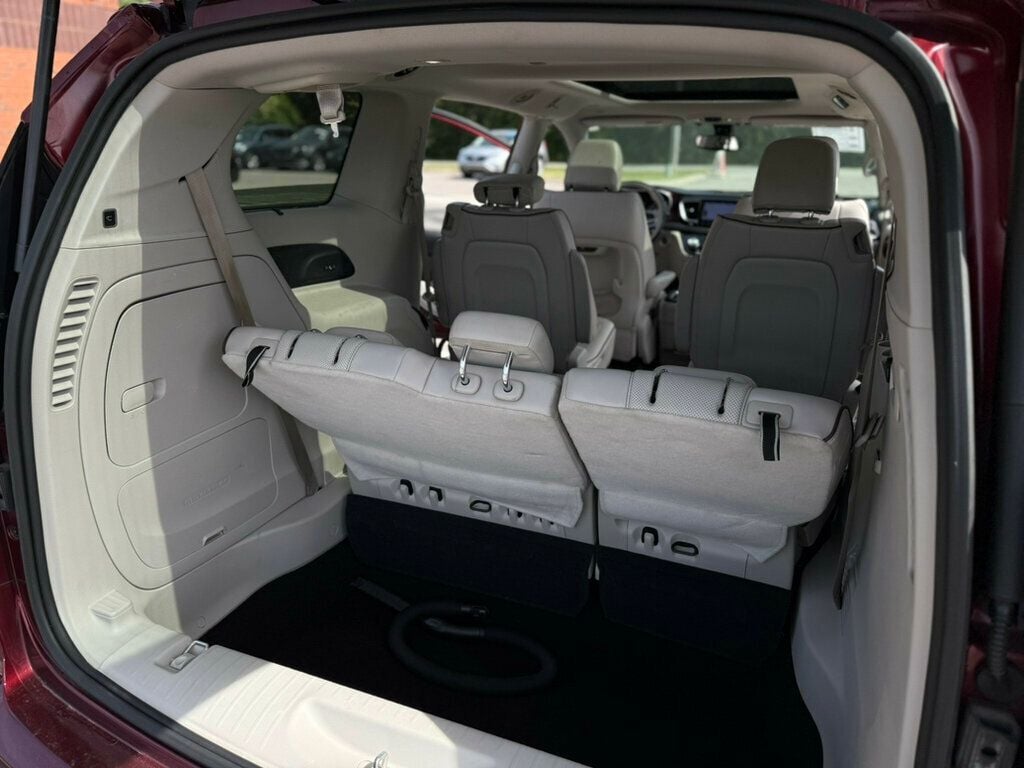 2018 Chrysler Pacifica Limited photo 21