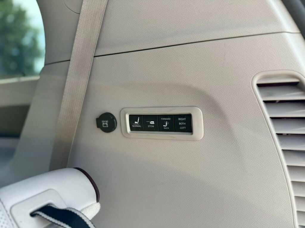 2018 Chrysler Pacifica Limited photo 23