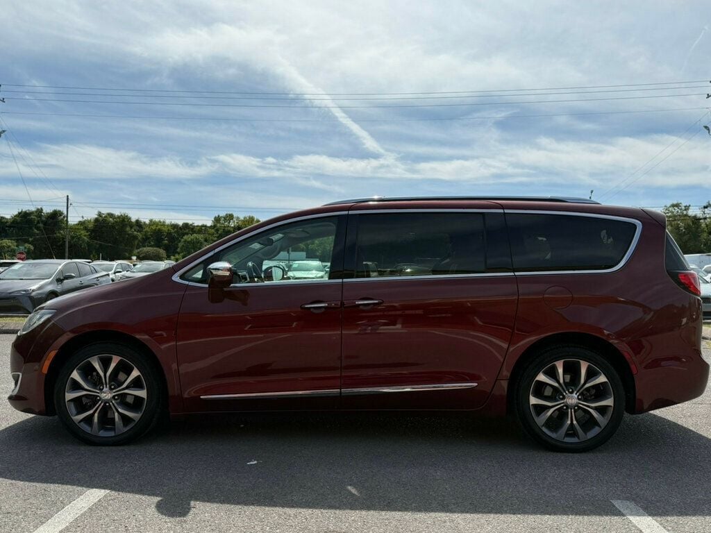 2018 Chrysler Pacifica Limited photo 5