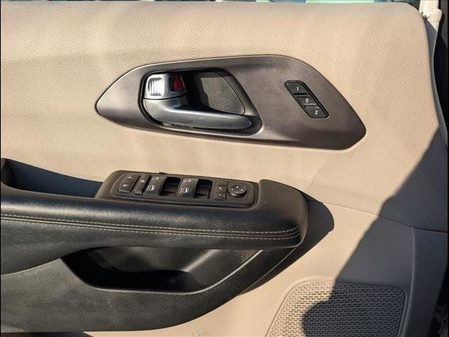 2018 Chrysler Pacifica Limited FWD - 22929139 - 15
