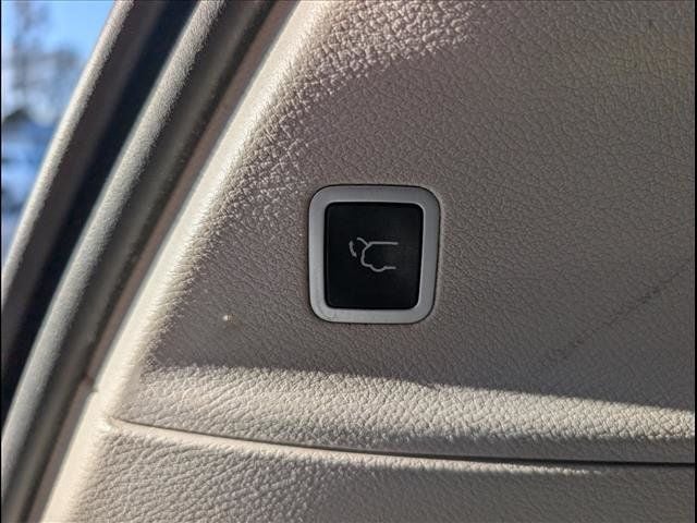 2018 Chrysler Pacifica Limited FWD - 22929139 - 21