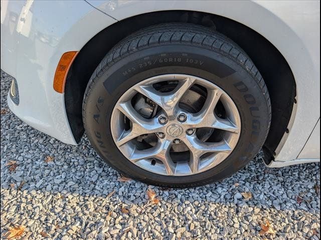 2018 Chrysler Pacifica Limited FWD - 22929139 - 4