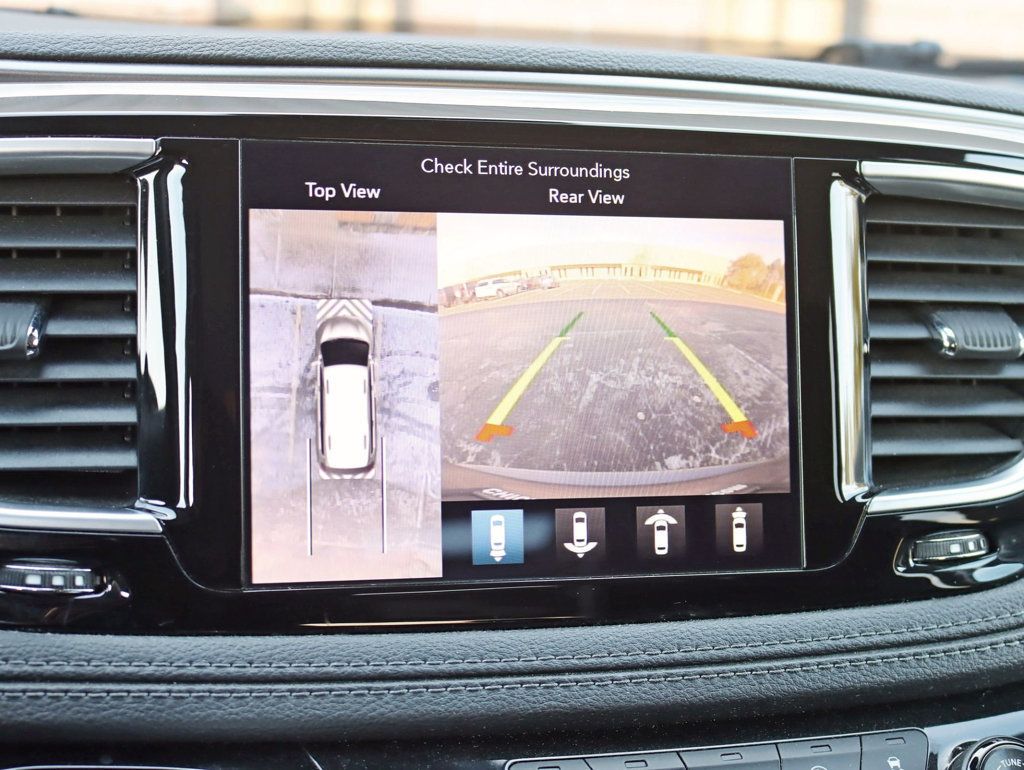 2018 Chrysler Pacifica Limited FWD - 22944259 - 14