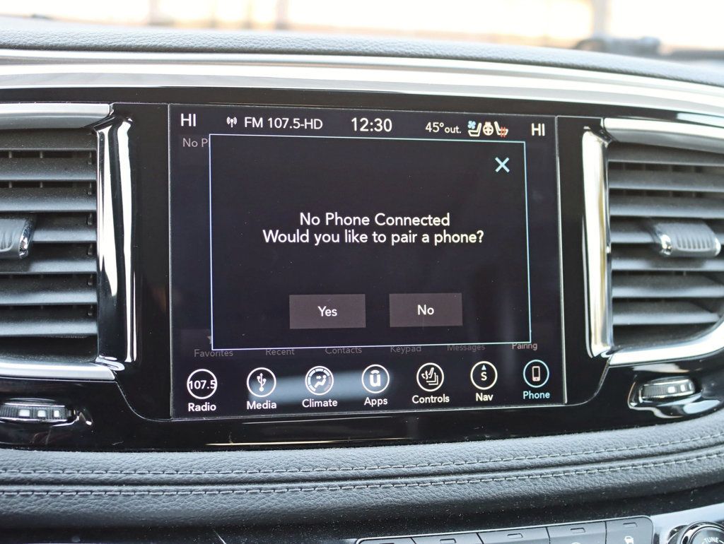 2018 Chrysler Pacifica Limited FWD - 22944259 - 19