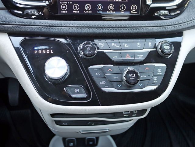 2018 Chrysler Pacifica Limited FWD - 22944259 - 21