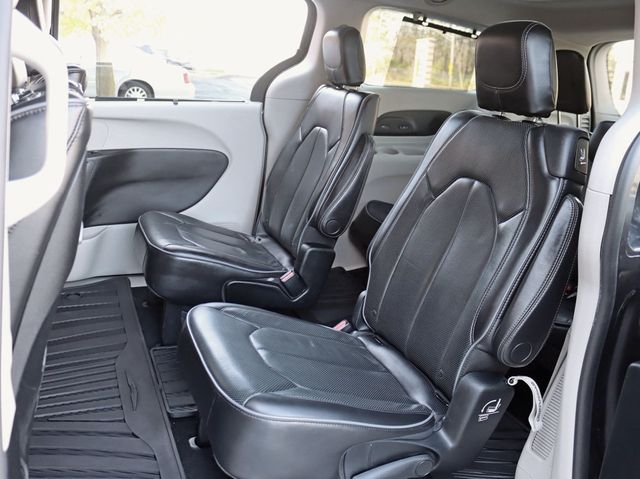 2018 Chrysler Pacifica Limited FWD - 22944259 - 26