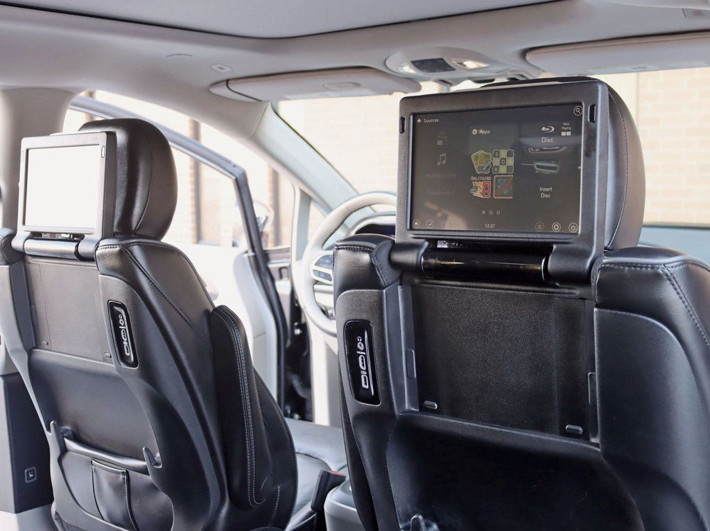 2018 Chrysler Pacifica Limited FWD - 22944259 - 30