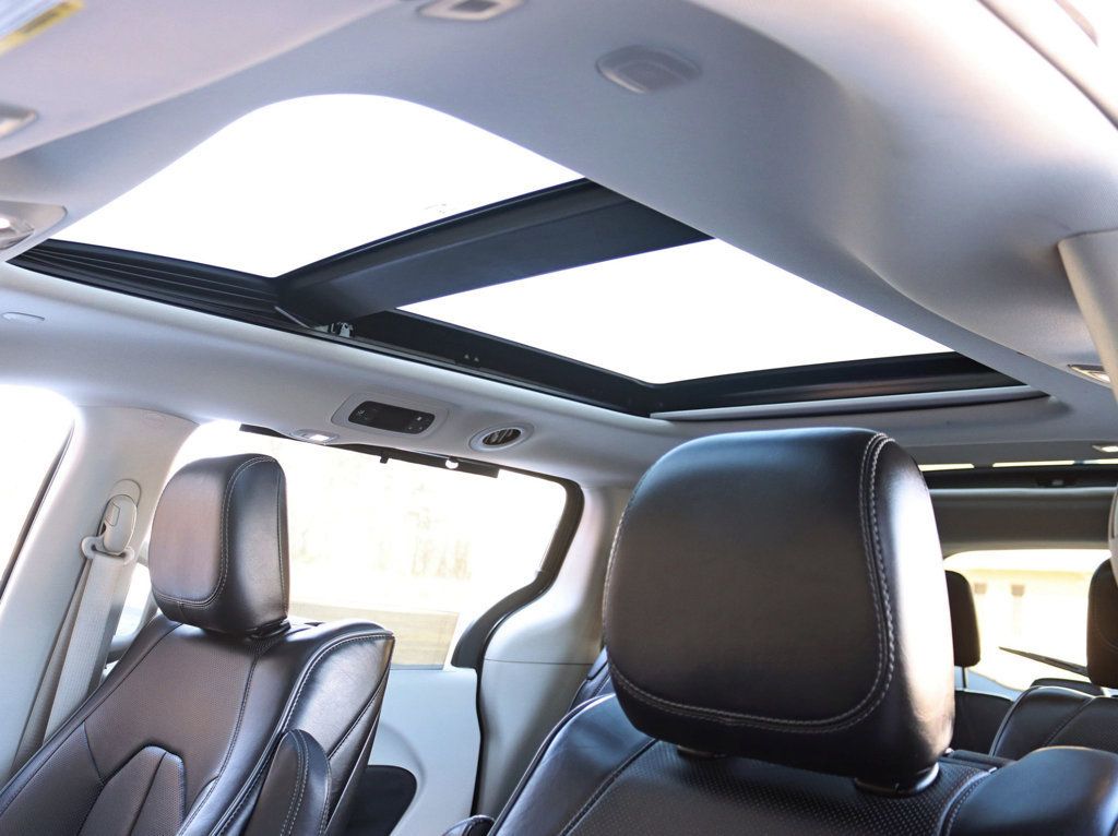 2018 Chrysler Pacifica Limited FWD - 22944259 - 31