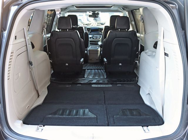 2018 Chrysler Pacifica Limited FWD - 22944259 - 35