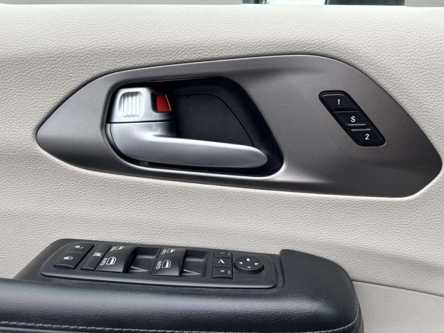 2018 Chrysler Pacifica Limited FWD - 22940467 - 10