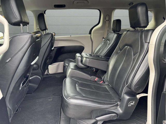 2018 Chrysler Pacifica Limited FWD - 22940467 - 13